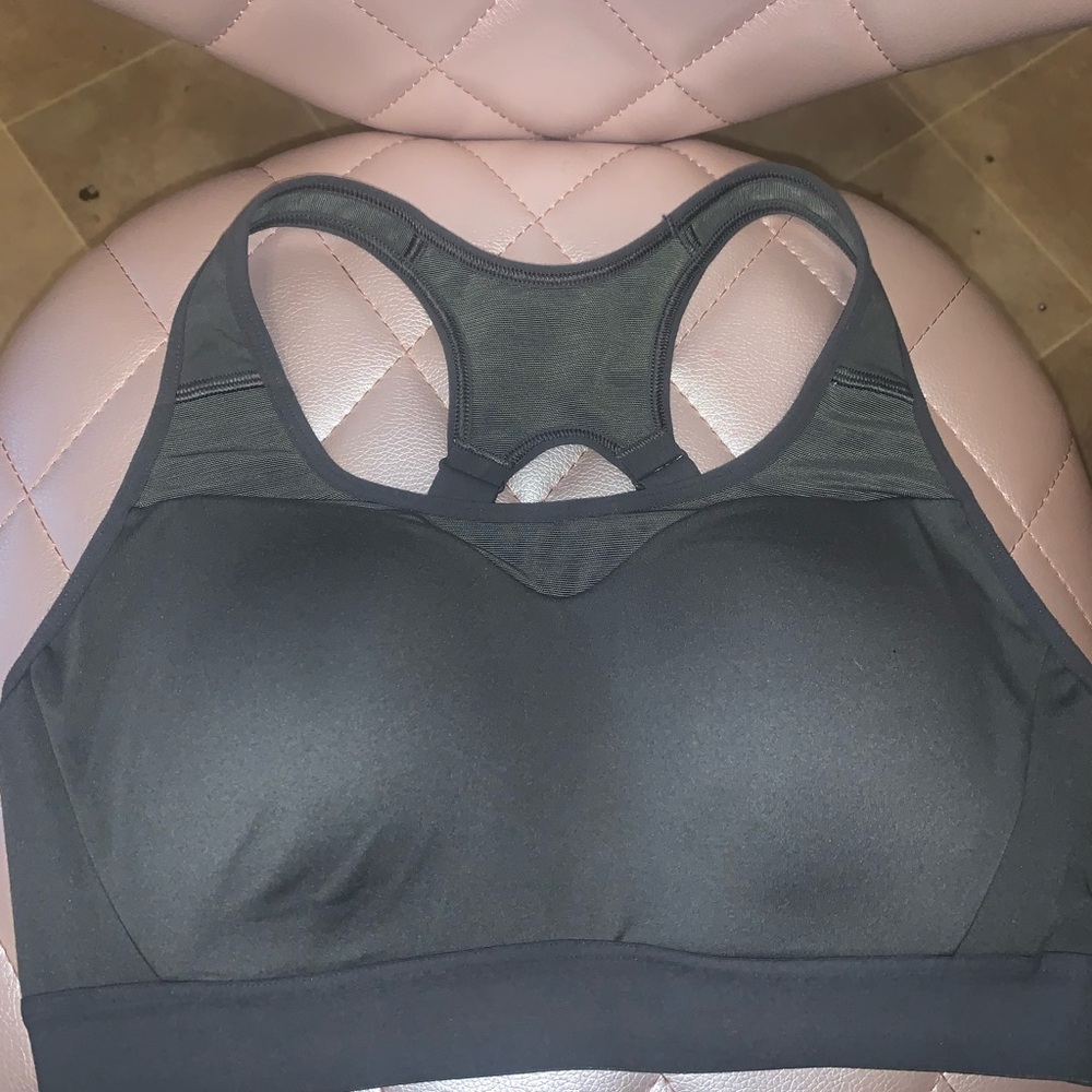 Nwots Gymshark size small( should fit med as well)